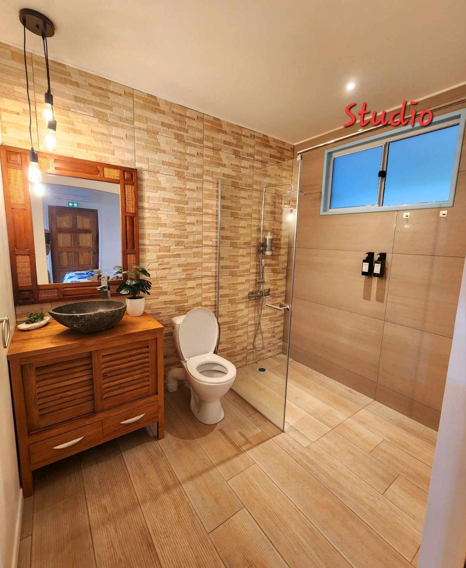 Studio Bord De Mer Fare Tahitea Pension Taputapuapea 外观 照片