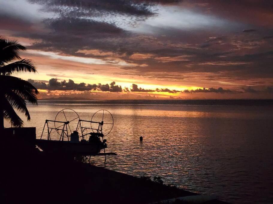 Studio Bord De Mer Fare Tahitea Pension Taputapuapea 外观 照片