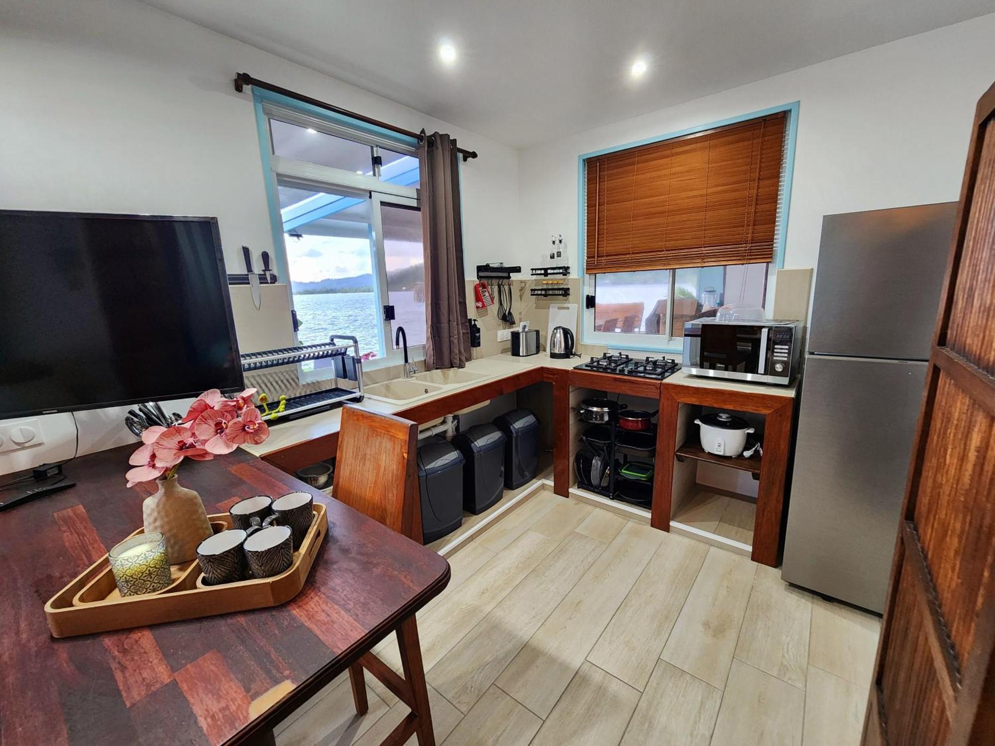 Studio Bord De Mer Fare Tahitea Pension Taputapuapea 外观 照片